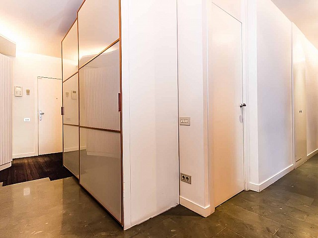 Corridor in luxurious apartment for sale in Barcelona