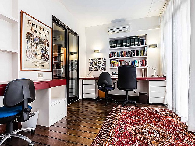 Bright, spacious and calm office in luxurious apartment for sale in Barcelona