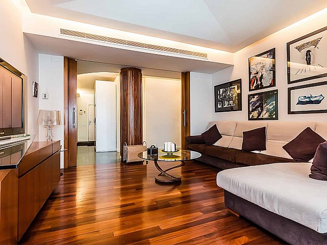 Bright and very spacious living room in luxurious apartment for sale in Barcelona