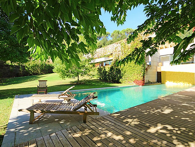 Magnificent design house for rent in the countryside but next to Barcelona