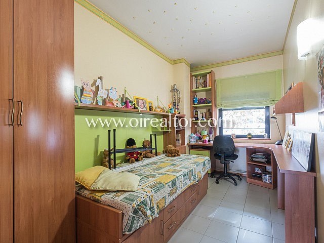 Квартира на продажу в Вила Олимпика