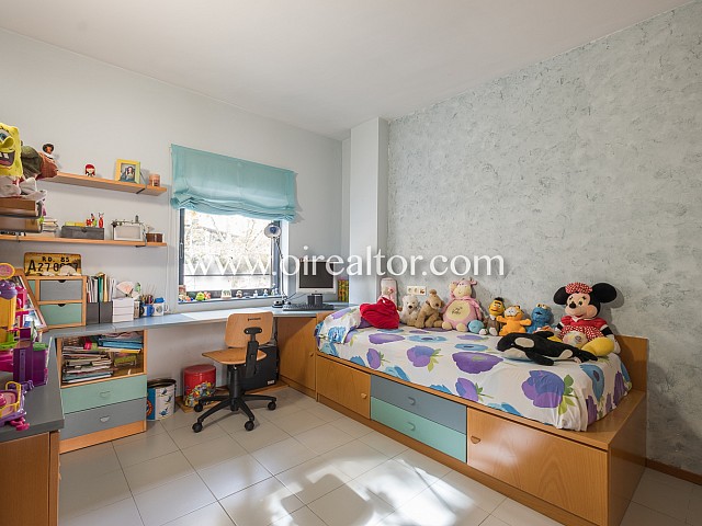 Квартира на продажу в Вила Олимпика