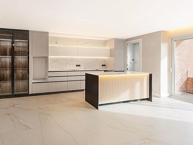 Te koop volledig gerenoveerd luxe appartement met een lichte en moderne ruimte in Sant Joan Despí Moderna