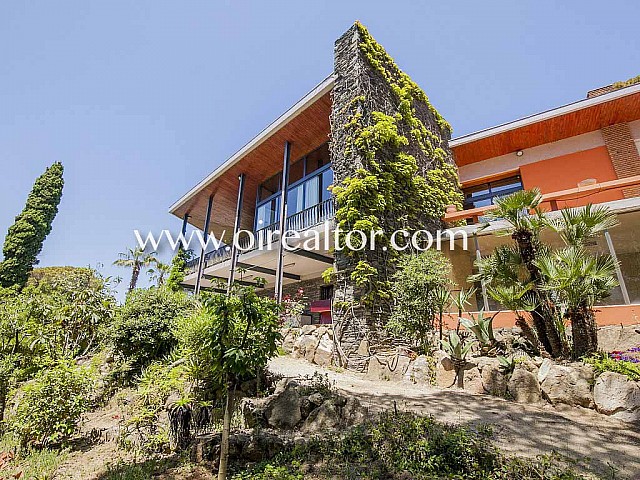 Villa zum Verkauf mit Aussichten zum Meer und einer hervorragenden Parzelle in Cabrera de Mar