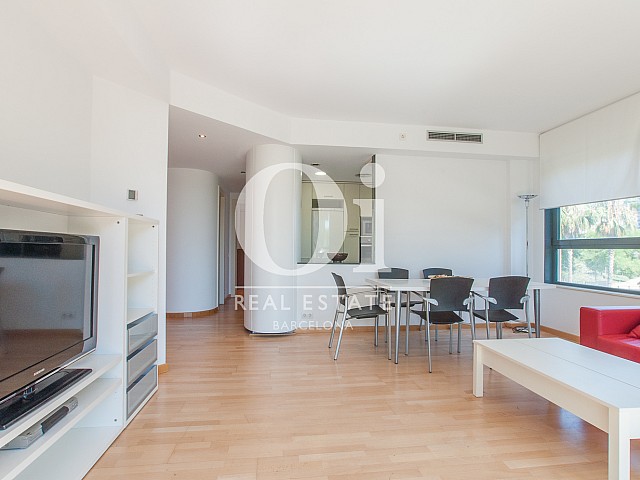 Wohnbereich in Luxus-Wohnung mit Pool zum Kauf in Diagonal Mar in Barcelona