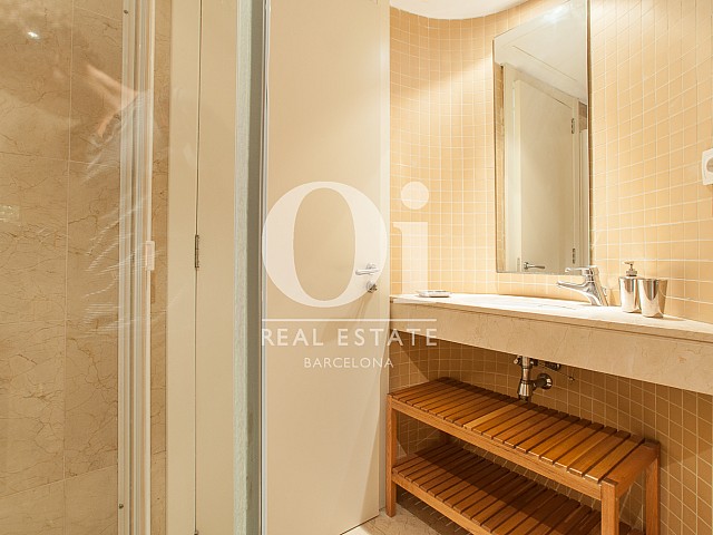 Badezimmer in Luxus-Wohnung mit Pool zum Kauf in Diagonal Mar in Barcelona