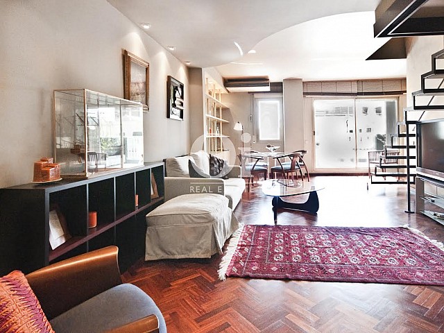 Wohnbereich in luxuriösem Doppel-Penthouse zur Miete in Calle Aribau in Barcelona