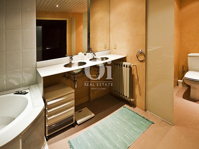 Bathroom with excellent installations
