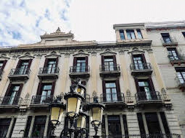 Hotel 3 estrellas en venta en Barcelona 