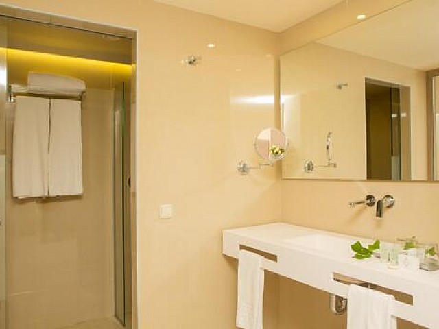 Baño HOTEL 2 ESTRELLAS EN VENTA EN CASTELLDEFELS BARCELONA