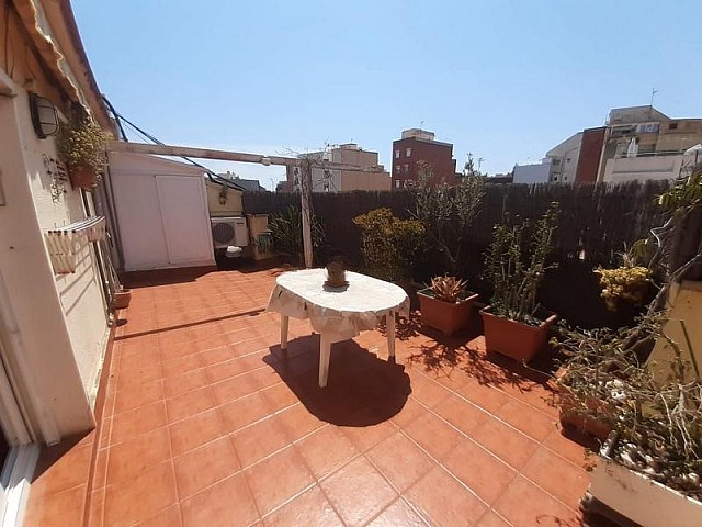 Ático en Bonsom  con gran terraza en venta en Barcelon 