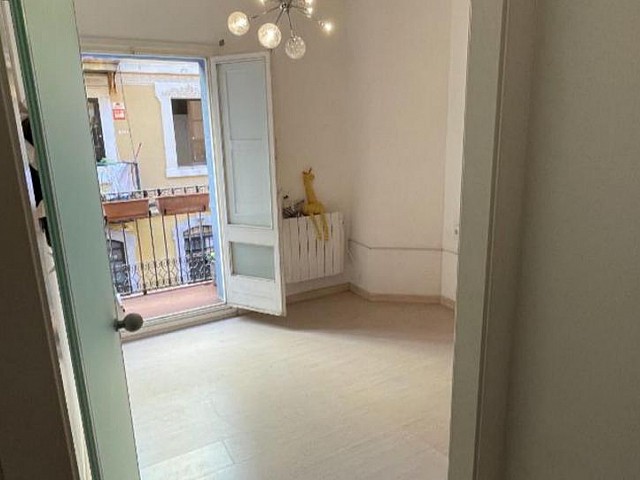 Ref. 114706 - Piso Reformado y Amueblado en el Corazón de la Barceloneta –.