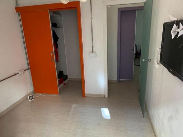 Ref. 114706 - Piso Reformado y Amueblado en el Corazón de la Barceloneta –.