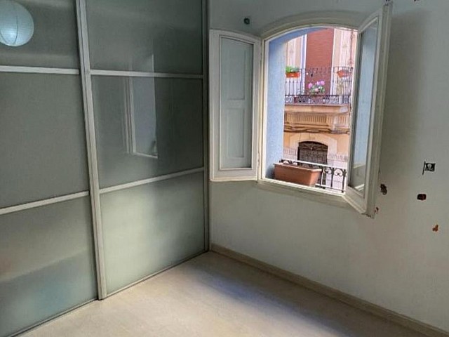 Ref. 114706 - Piso Reformado y Amueblado en el Corazón de la Barceloneta –.